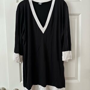 Liz Claiborne Black and White V-Neck Top